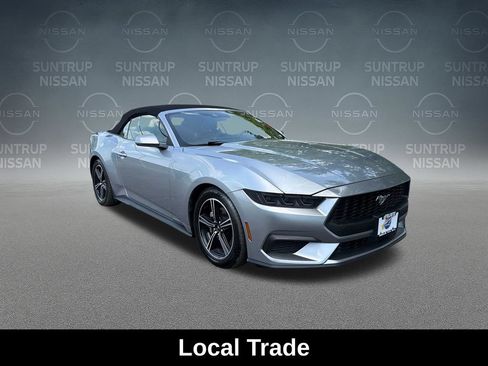 Used 2025 Ford Mustang Premium RWD image 9