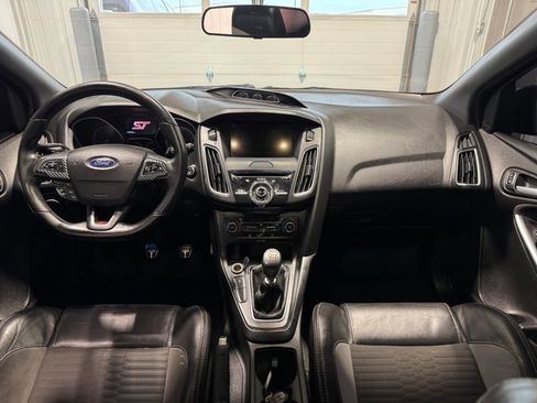 Used 2017 Ford Focus ST w/ Equipment Group 401A image 24