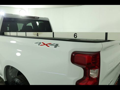 Used 2023 Chevrolet Silverado 1500 LT AWD/4WD image 12