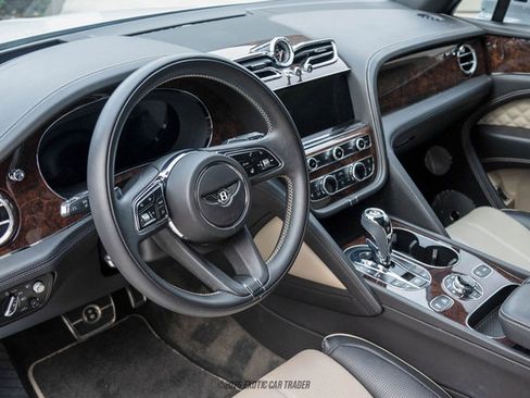 Used 2022 Bentley Bentayga Speed image 52