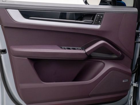 Certified 2024 Porsche Cayenne image 14