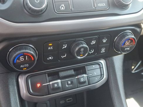 Used 2023 GMC Acadia AT4 AWD/4WD image 16