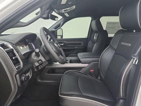 New 2026 RAM 2500 Laramie w/ Sport Appearance Package AWD/4WD image 18