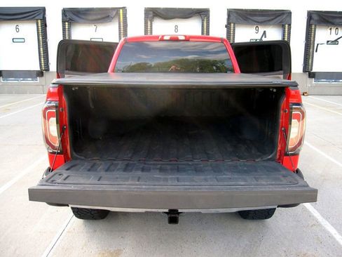 Used 2018 GMC Sierra 1500 SLT w/ SLT Premium Package image 32