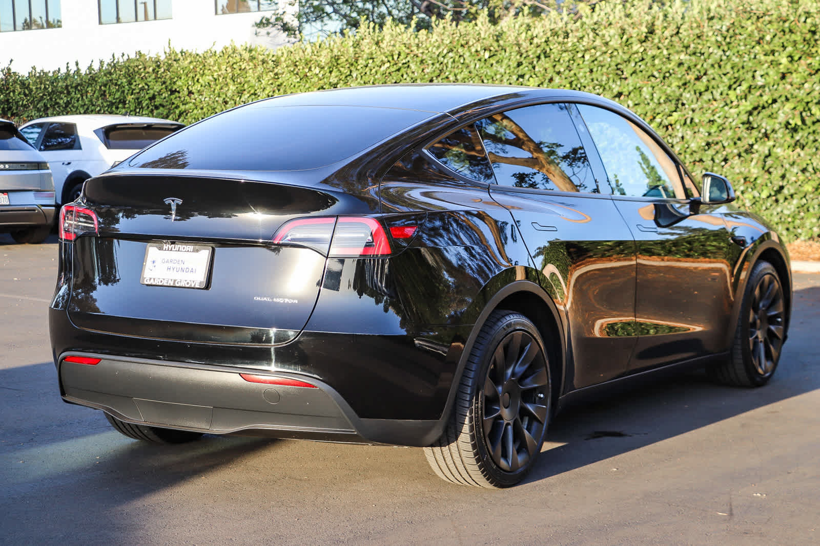 Used 2024 Tesla Model Y Long Range AWD/4WD image 6