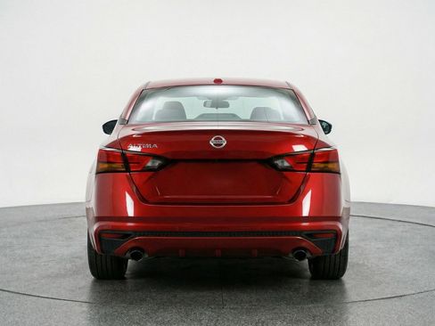 Used 2025 Nissan Altima 2.5 SV image 7