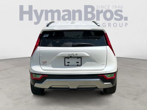 New 2025 Kia Niro EX Touring image 4