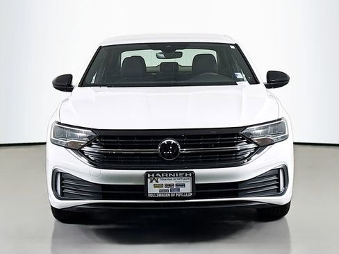 Certified 2024 Volkswagen Jetta Sport image 2