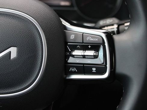 Used 2022 Kia Sorento SX image 19