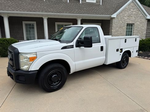 Used 2015 Ford F250 XL image 2