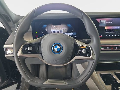 Used 2023 BMW i7 xDrive60 AWD/4WD image 19