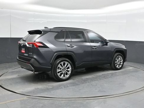 Used 2025 Toyota RAV4 Limited FWD image 3