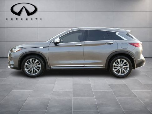 Certified 2025 INFINITI QX50 Luxe w/ Accent Package AWD/4WD image 4