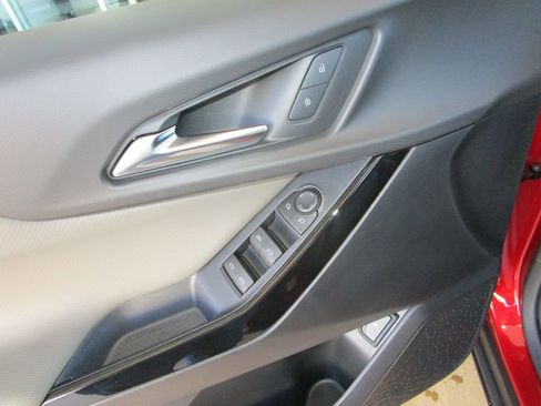 New 2026 Chevrolet Equinox LT w/ Convenience Package II image 19