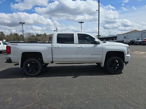 Used 2017 Chevrolet Silverado 1500 LT w/ All Star Edition AWD/4WD image 5