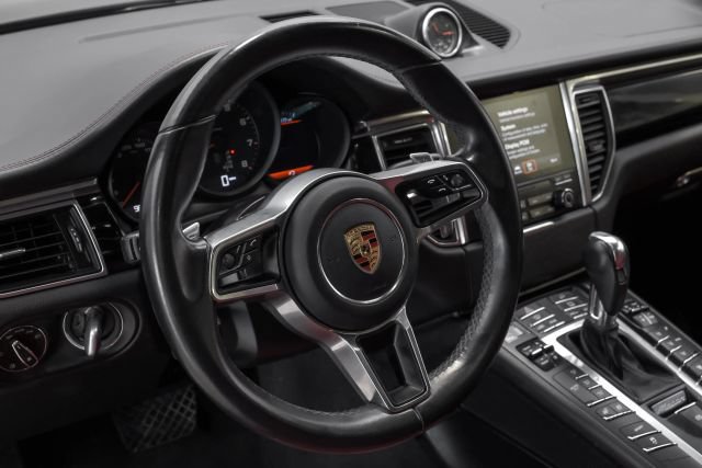 Used 2018 Porsche Macan Sport Edition AWD/4WD image 22