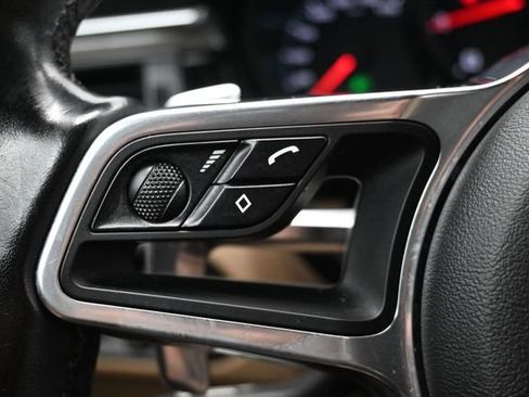 Used 2019 Porsche Macan AWD/4WD image 16