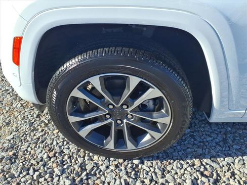 New 2025 Jeep Grand Cherokee L Overland w/ Trailer Tow Package image 4