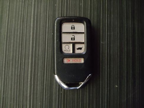 Used 2021 Honda Pilot EX image 32