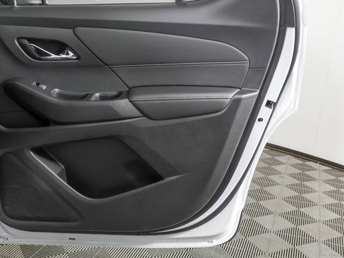 Used 2022 Chevrolet Traverse LT w/ LPO, Floor Liner Package AWD/4WD image 44