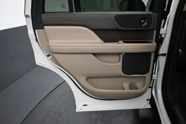 Certified 2023 Lincoln Navigator Reserve RWD image 25