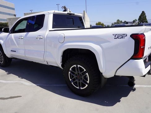 Certified 2024 Toyota Tacoma TRD Sport w/ TRD Sport Upgrade Package AWD/4WD image 5