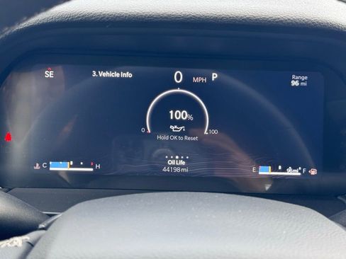 Used 2024 Jeep Grand Cherokee L Laredo image 13