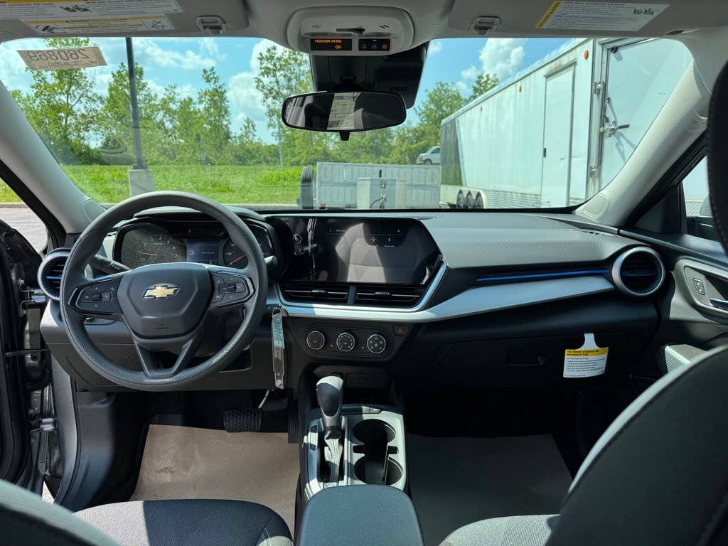 New 2026 Chevrolet Trax LS w/ LS Convenience Package FWD image 19