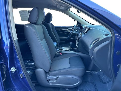 Used 2019 Nissan Pathfinder SV image 16