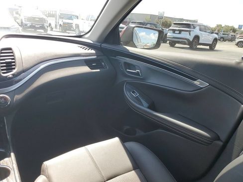 Used 2019 Chevrolet Impala LT w/ LT Convenience Package FWD image 11