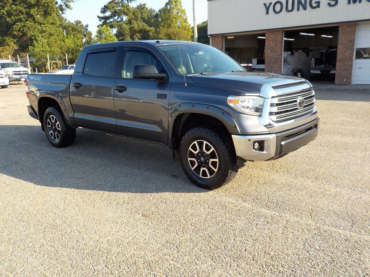 Used 2018 Toyota Tundra Limited w/ Limited Premium Package AWD/4WD image 8