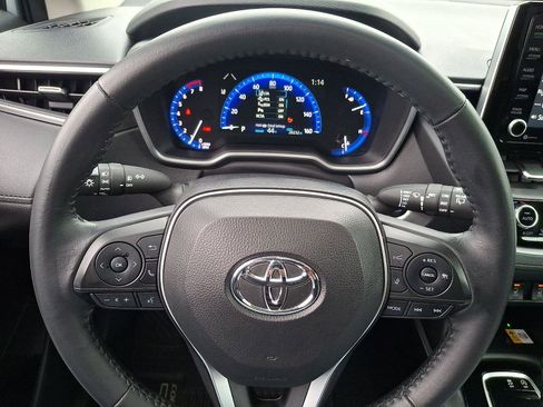 Used 2022 Toyota Corolla Cross XLE w/ Convenience Package image 20