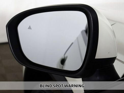 Used 2022 Nissan Rogue SV AWD/4WD image 4