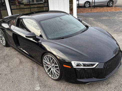 Used 2017 Audi R8 V10 w/ Ceramic Brake Package image 19