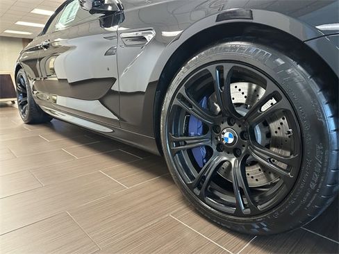 Used 2015 BMW M6 Convertible image 11