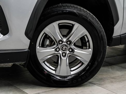 Used 2024 Toyota RAV4 XLE AWD/4WD image 3
