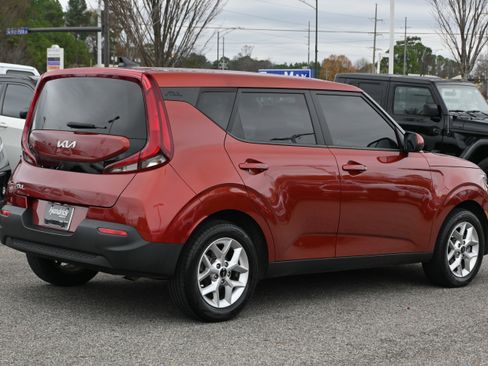 Used 2022 Kia Soul LX w/ Technology Package image 15
