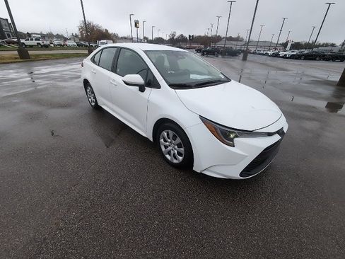 Certified 2024 Toyota Corolla LE image 1