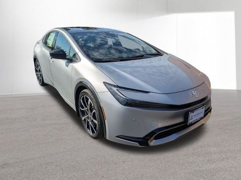 New 2026 Toyota Prius Plug-In Hybrid image 3