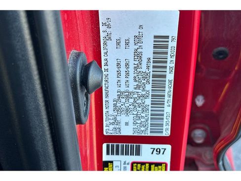 Used 2020 Toyota Tacoma 2WD Double Cab image 32