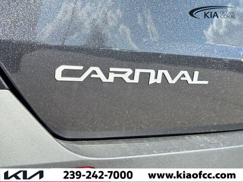 New 2026 Kia Carnival EX FWD image 10