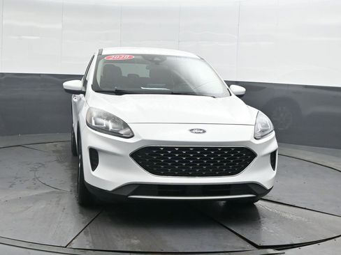 Used 2020 Ford Escape SE image 5