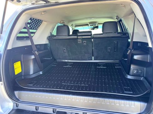 Used 2022 Toyota 4Runner SR5 Premium image 8