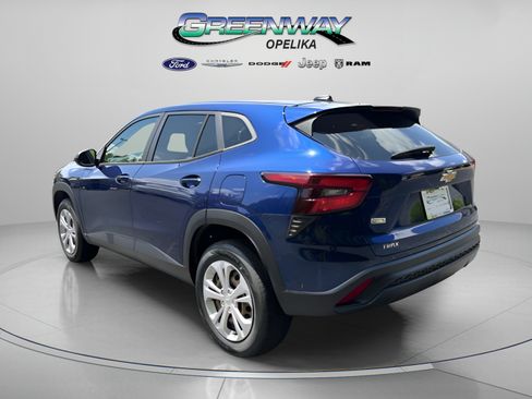 Used 2024 Chevrolet Trax LS FWD image 5
