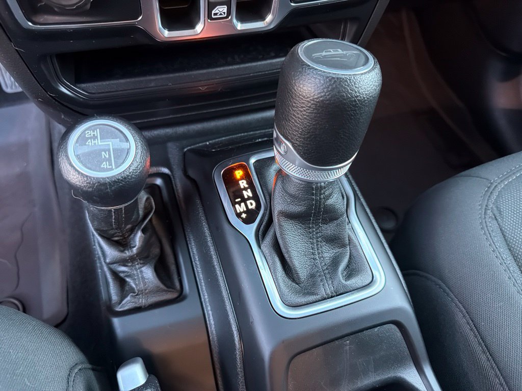 Used 2022 Jeep Gladiator Overland AWD/4WD image 19