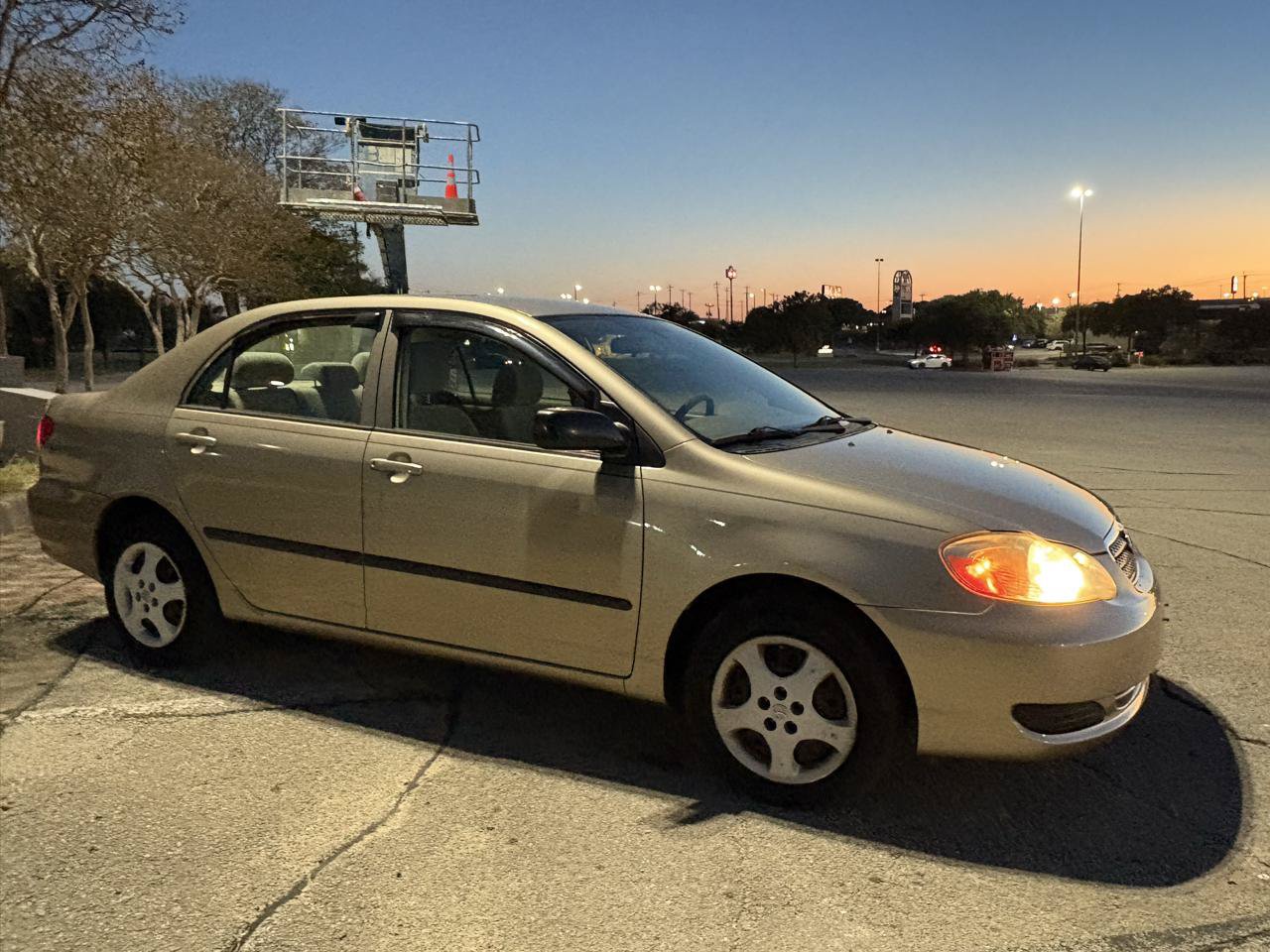 Used 2006 Toyota Corolla CE w/ Upgrade Pkg FWD image 3