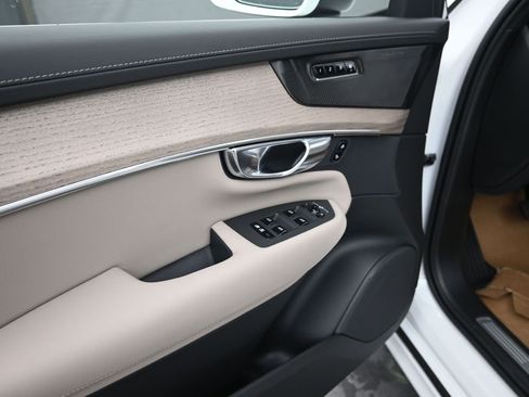 New 2026 Volvo XC90 B6 Ultra image 10