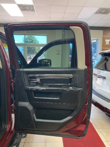 Used 2018 RAM 2500 Big Horn w/ Sport Appearance Group AWD/4WD image 9