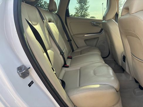 Used 2015 Volvo XC60 T6 w/ Proximity Package image 6