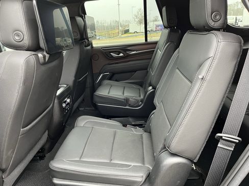 Used 2021 GMC Yukon Denali w/ Denali Premium Package image 27